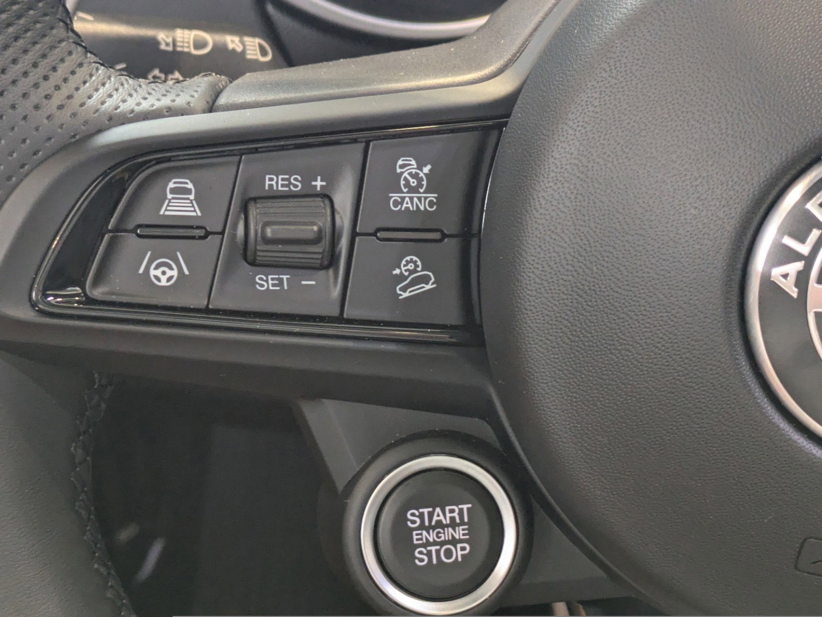 2025 Alfa Romeo Stelvio Sprint Base photo 21