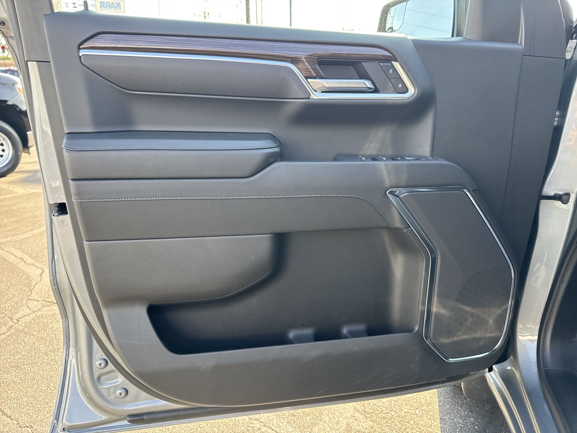 2025 Chevrolet Silverado 1500 LT photo 19