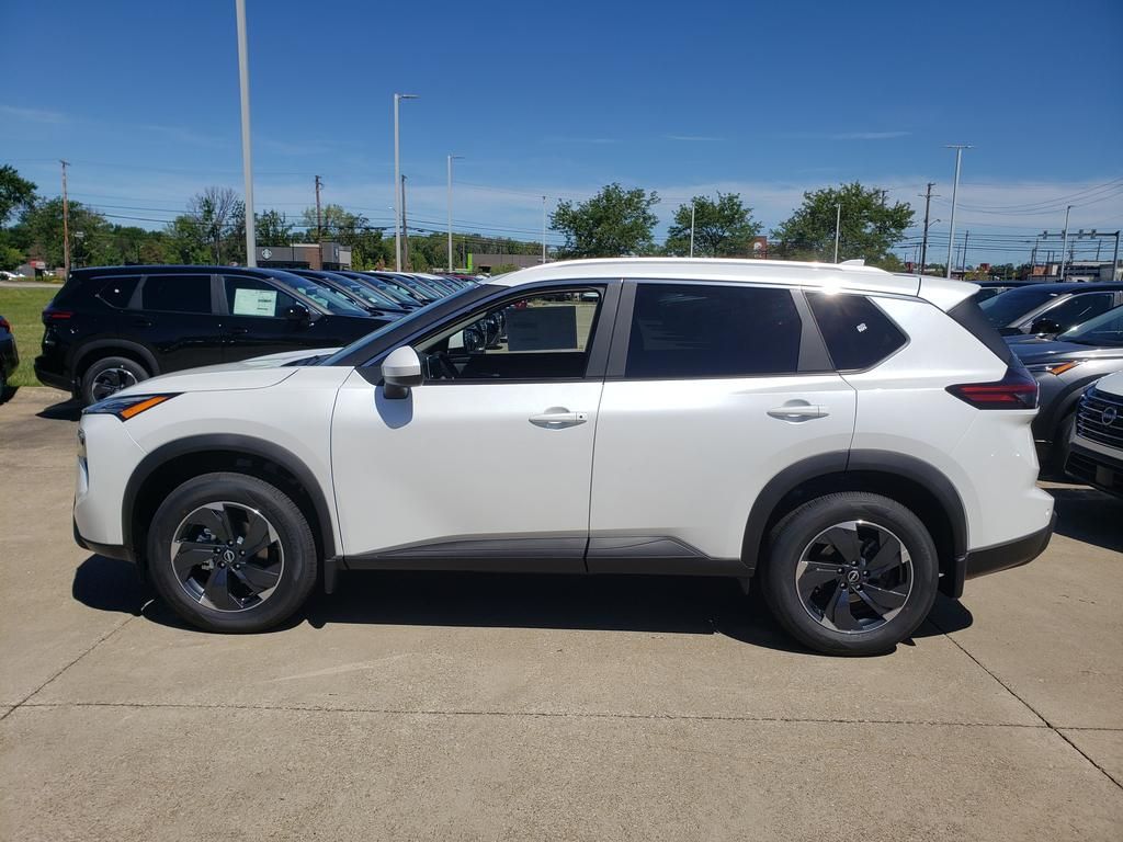 2026 Nissan Rogue SV photo 2