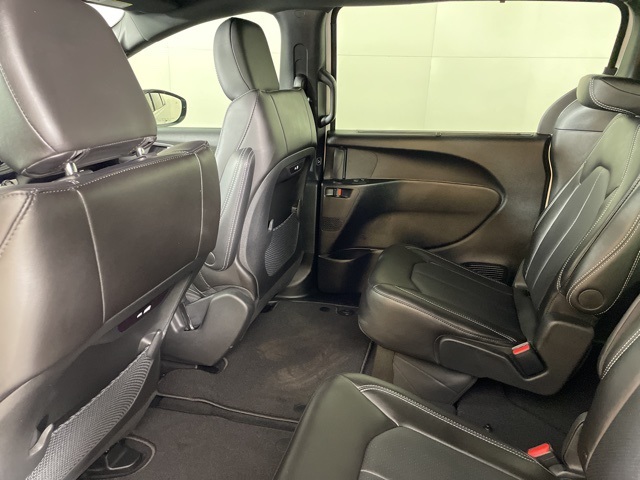 2025 Chrysler Pacifica photo 37