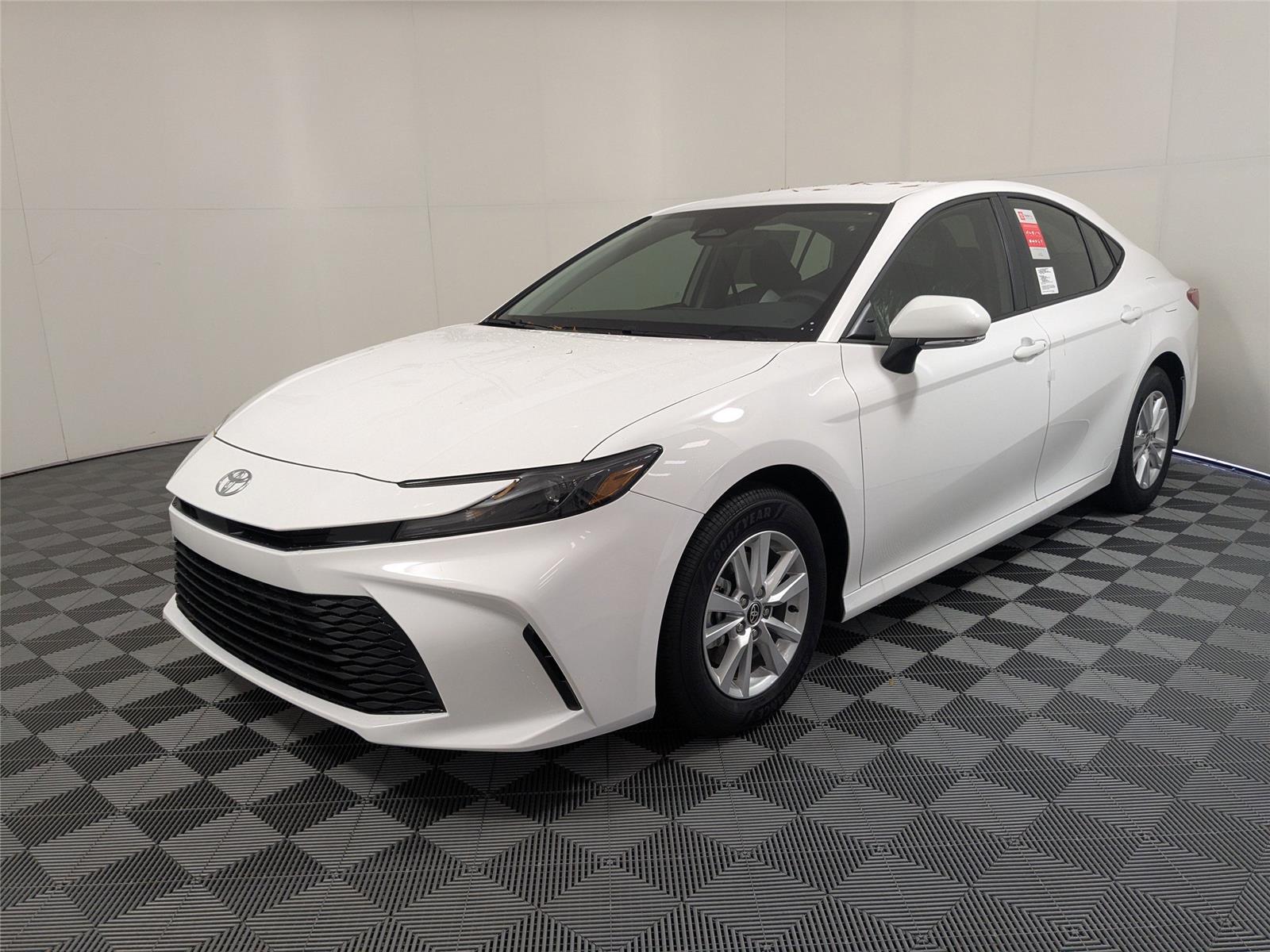 2026 Toyota Camry LE's photo