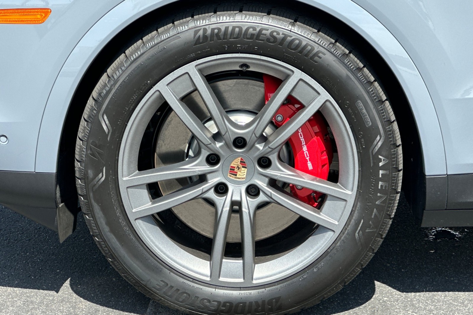 2026 Porsche Cayenne S photo 25
