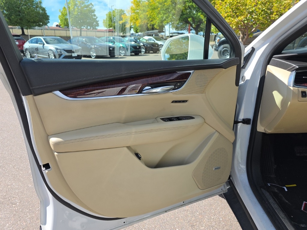 2017 Cadillac XT5 Luxury photo 8