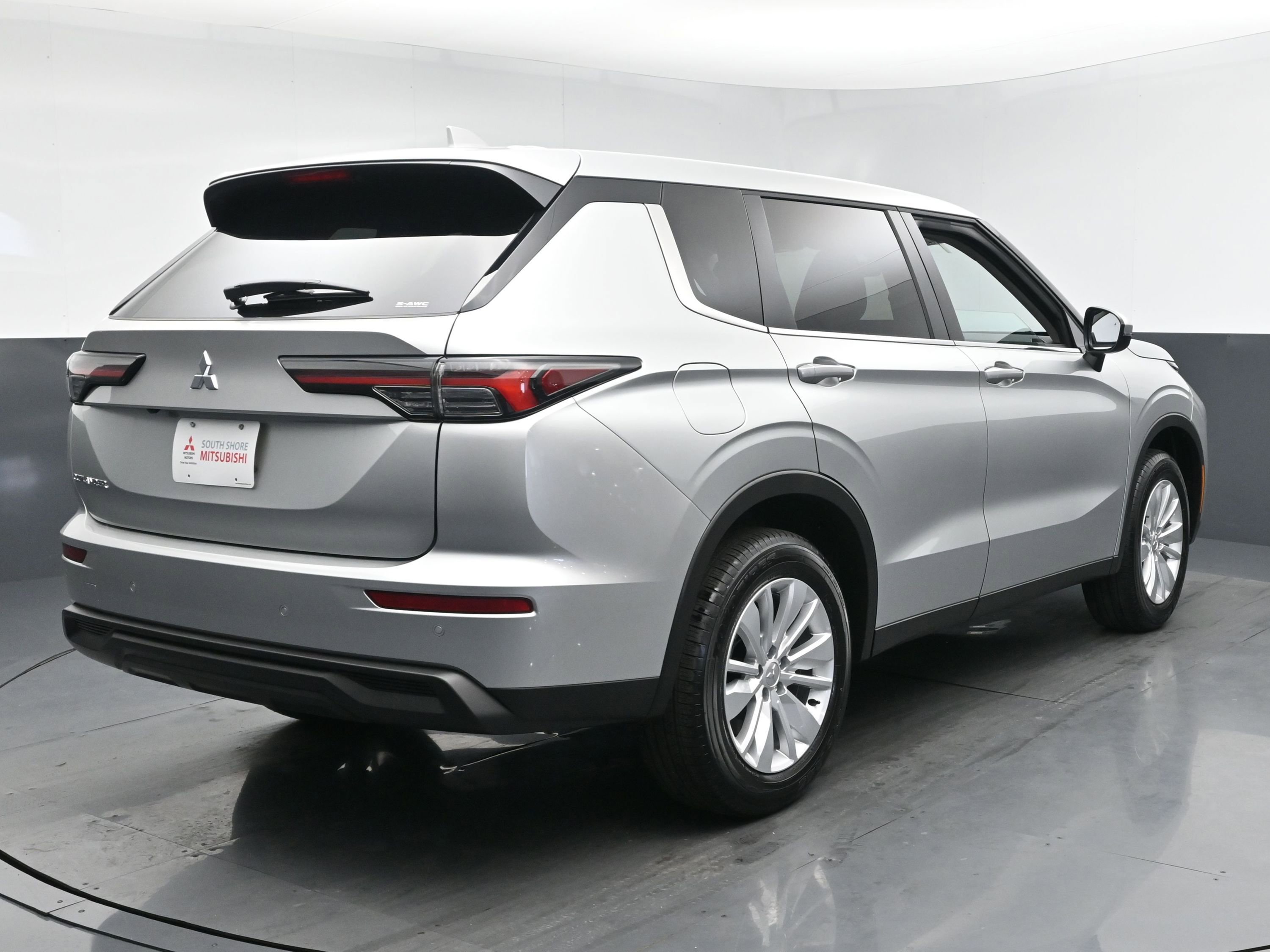 2025 Mitsubishi Outlander ES photo 21