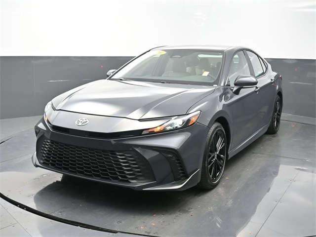 2026 Toyota Camry SE's photo