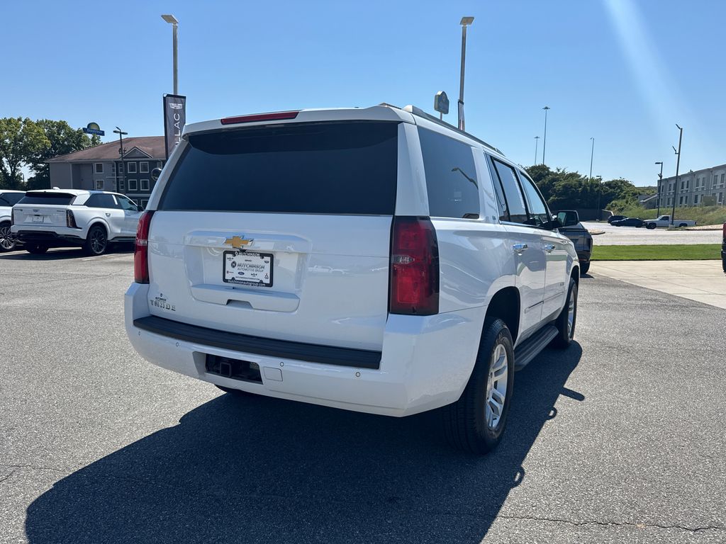 2019 Chevrolet Tahoe LT photo 3