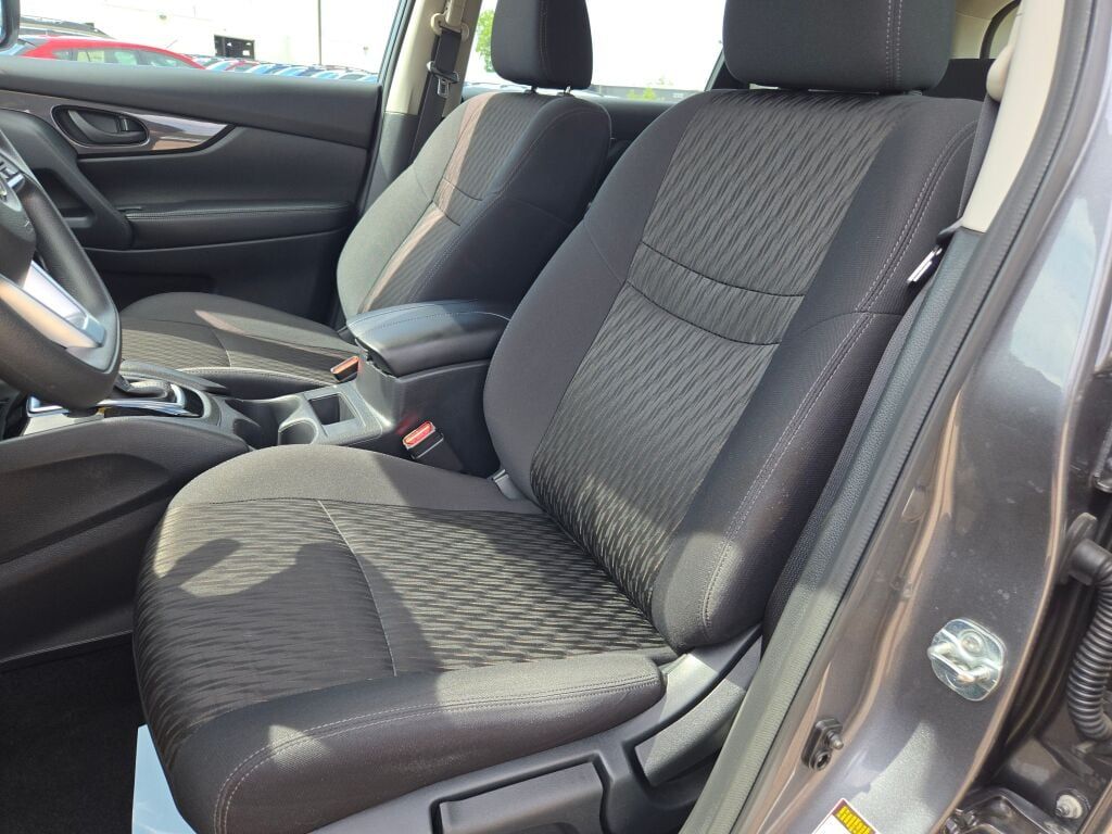 2020 Nissan Rogue S photo 21