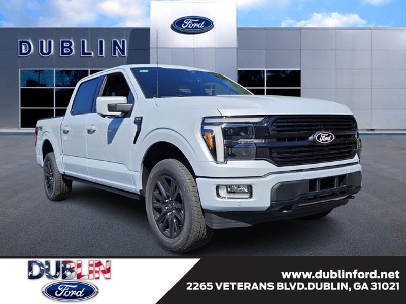 2025 Ford F-150 Platinum's photo