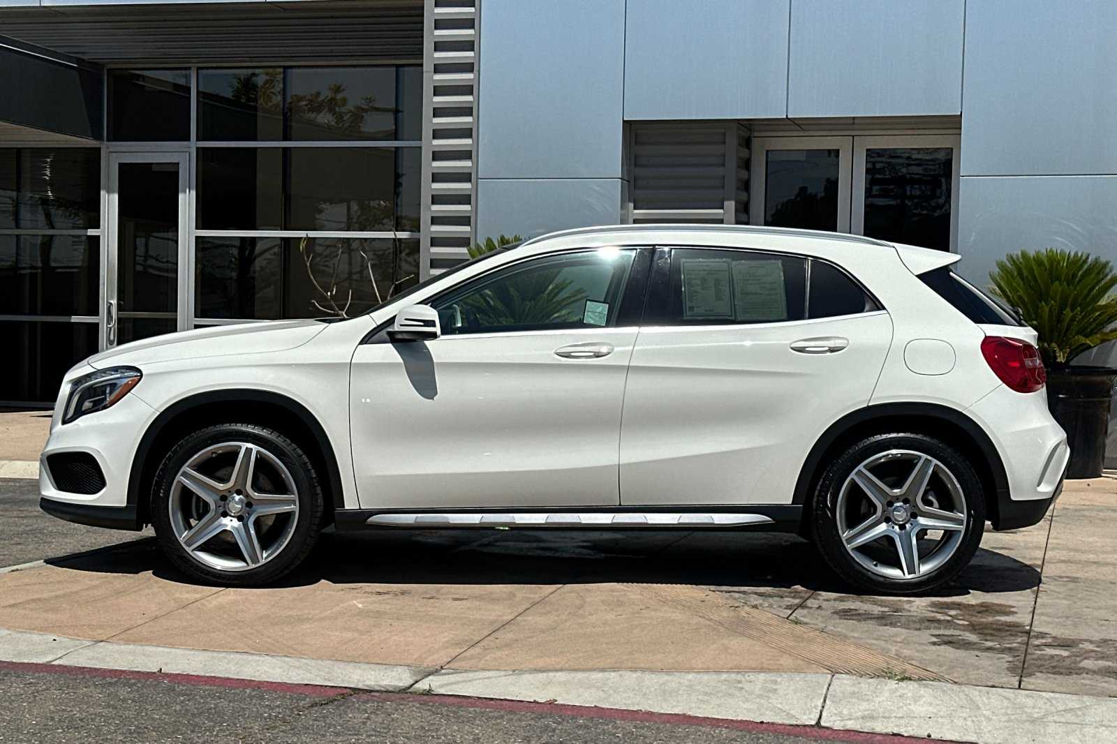 2015 Mercedes Benz GLA 250 4MATIC photo 3