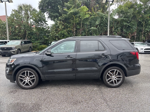 2017 Ford Explorer Sport photo 3