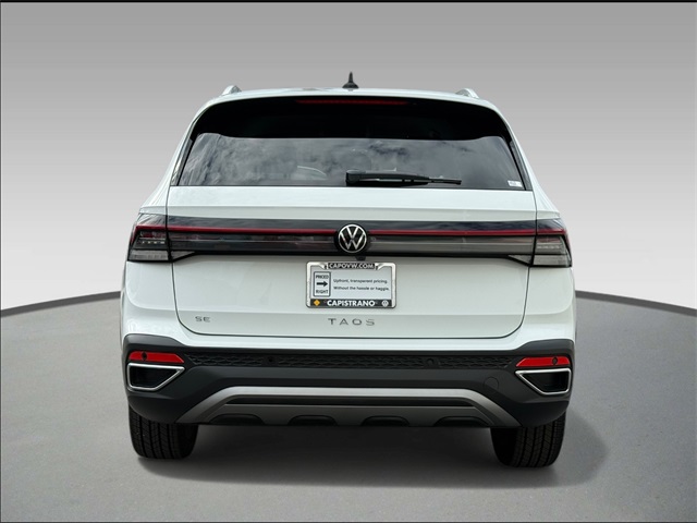 2025 Volkswagen Taos SE photo 4