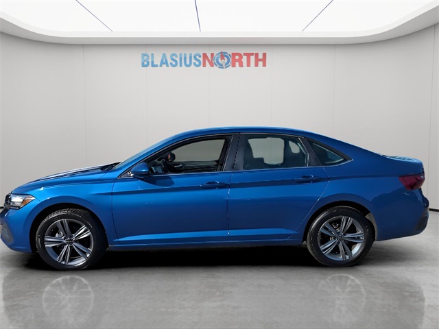 2024 Volkswagen Jetta SE's photo