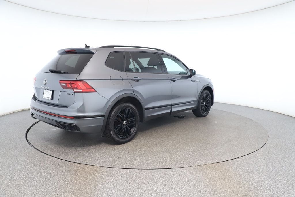 2022 Volkswagen Tiguan SE R-Line Black photo 4