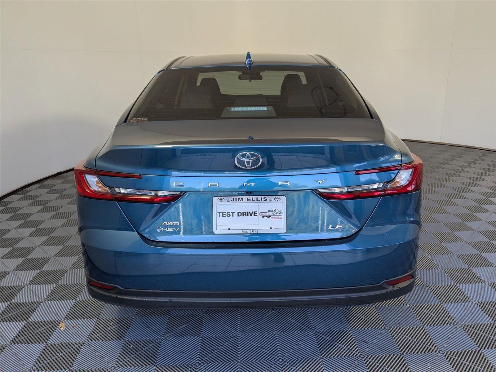 2025 Toyota Camry LE photo 22