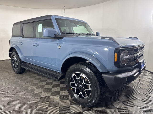 2025 Ford Bronco 4-Door Outer Banks's photo