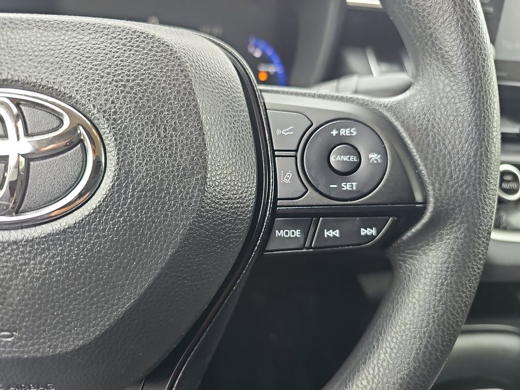 2022 Toyota Corolla Hybrid LE photo 17