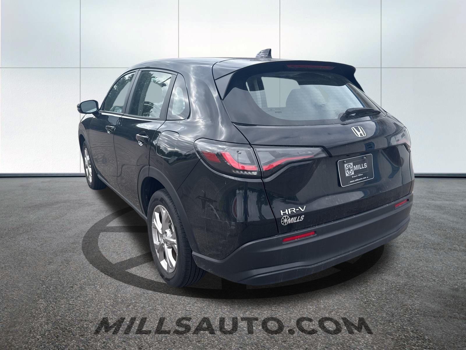 2023 Honda HR-V LX photo 3