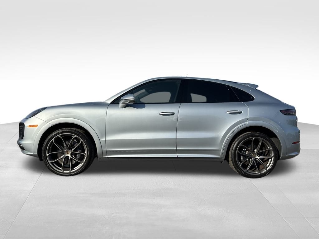 2022 Porsche Cayenne Coupe Base photo 6