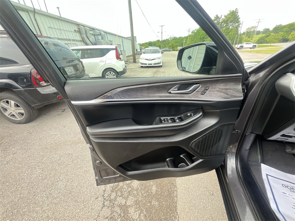 2024 Jeep Grand Cherokee Limited photo 11