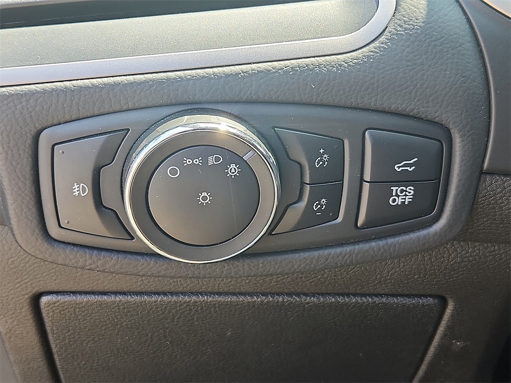 2020 Ford Edge SEL photo 23