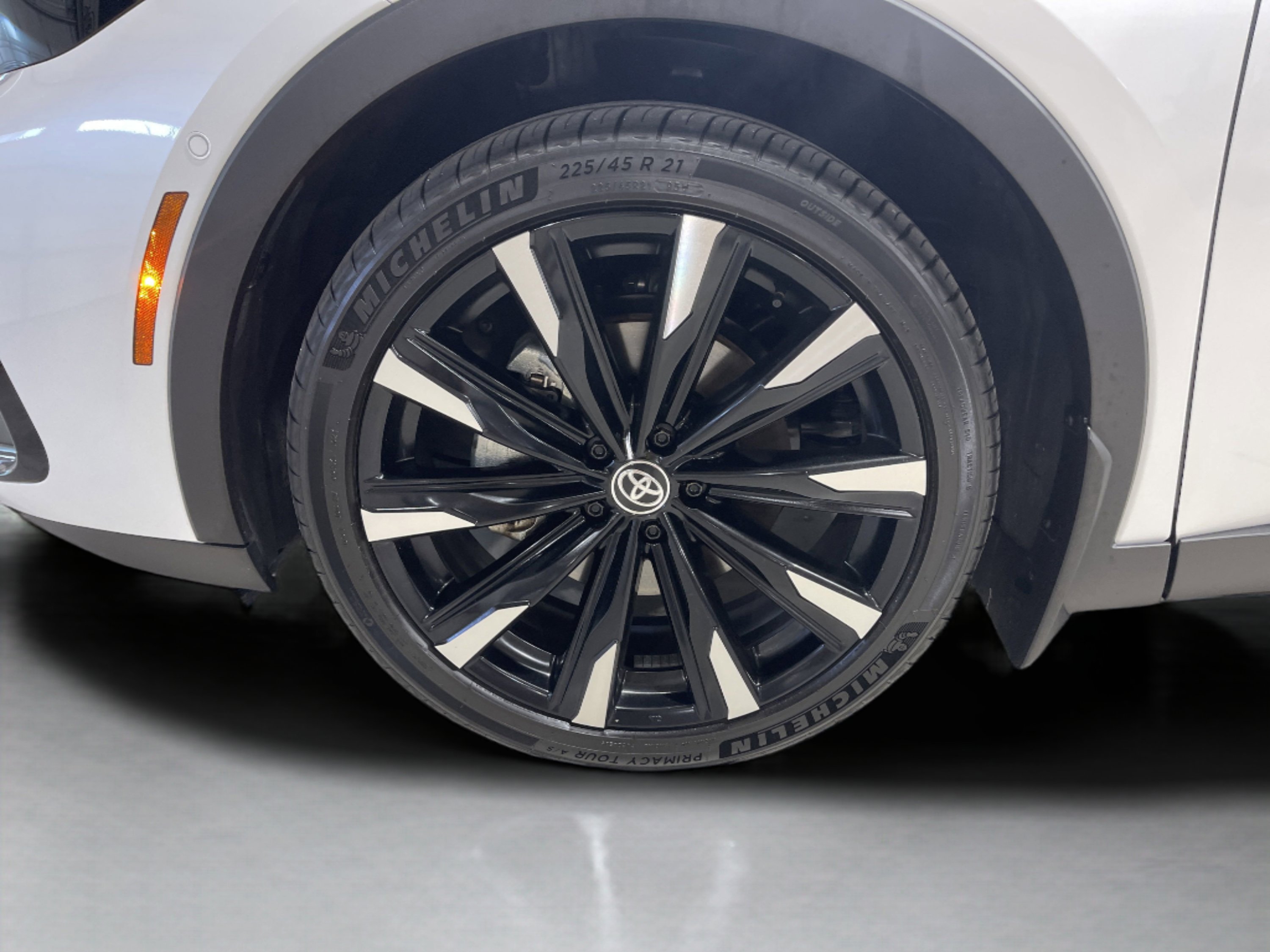 2025 Toyota Crown Platinum photo 26
