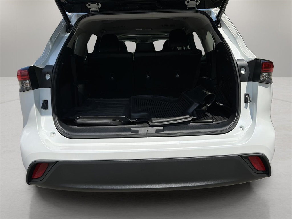2022 Toyota Highlander XLE photo 29