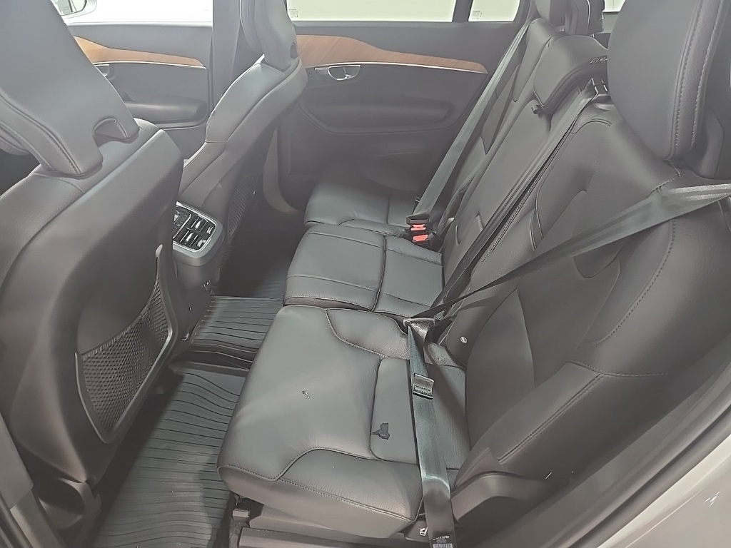 2023 Volvo XC90 Plus photo 17