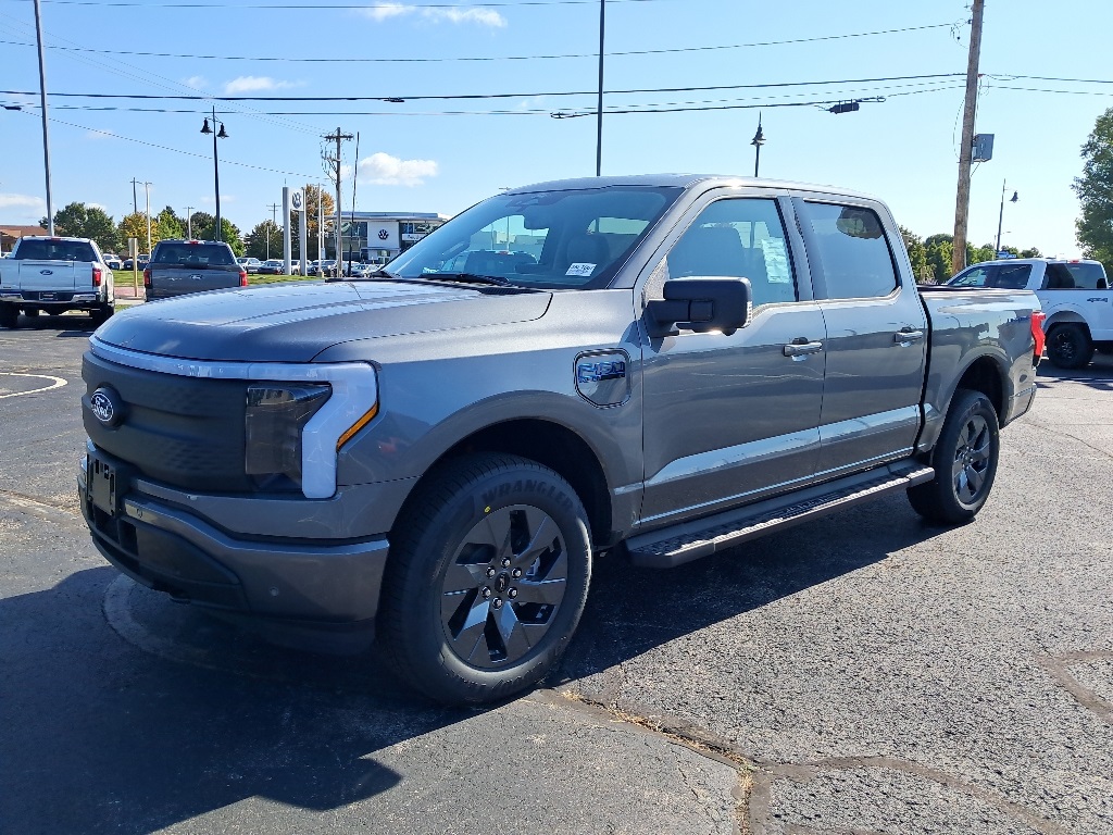 2025 Ford F-150 Lightning Flash's photo
