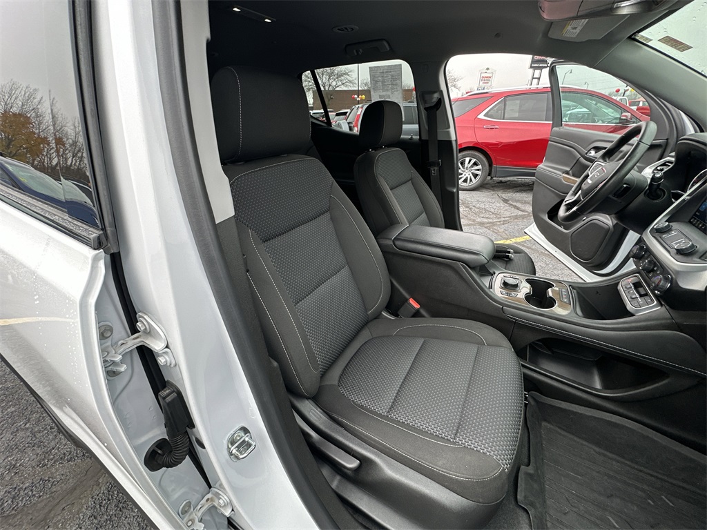 2023 GMC ACADIA - Image 20