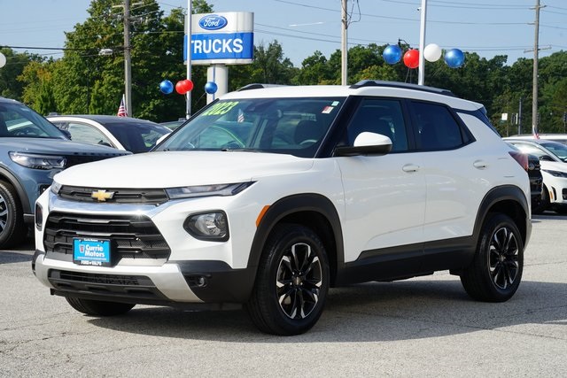 2023 Chevrolet Trailblazer LT photo 2
