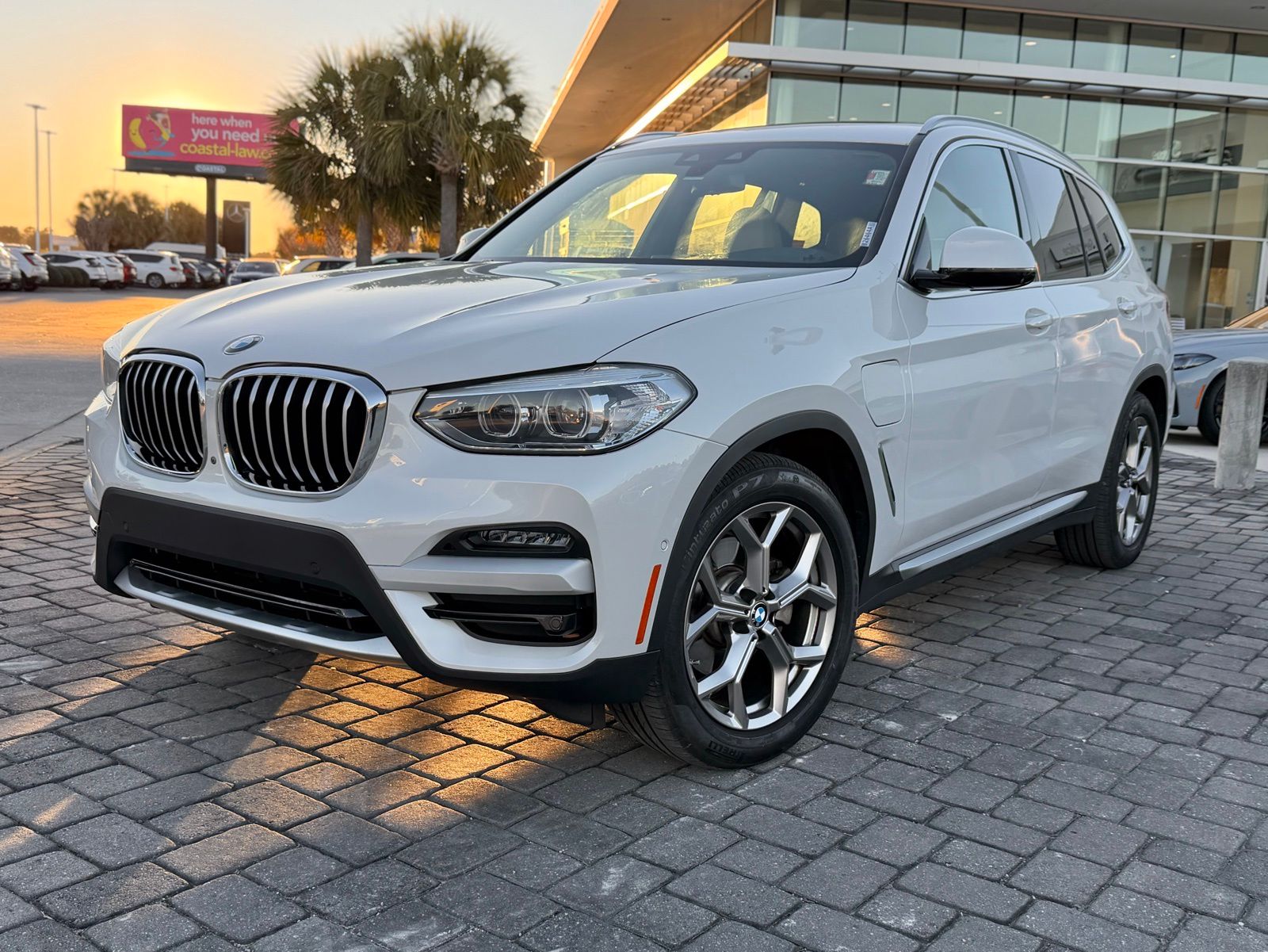 2021 BMW X3 30e's photo