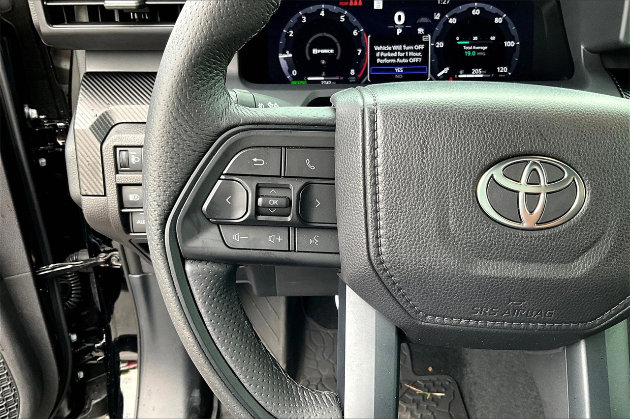 2025 Toyota Tacoma TRD Pro 4x4 photo 11