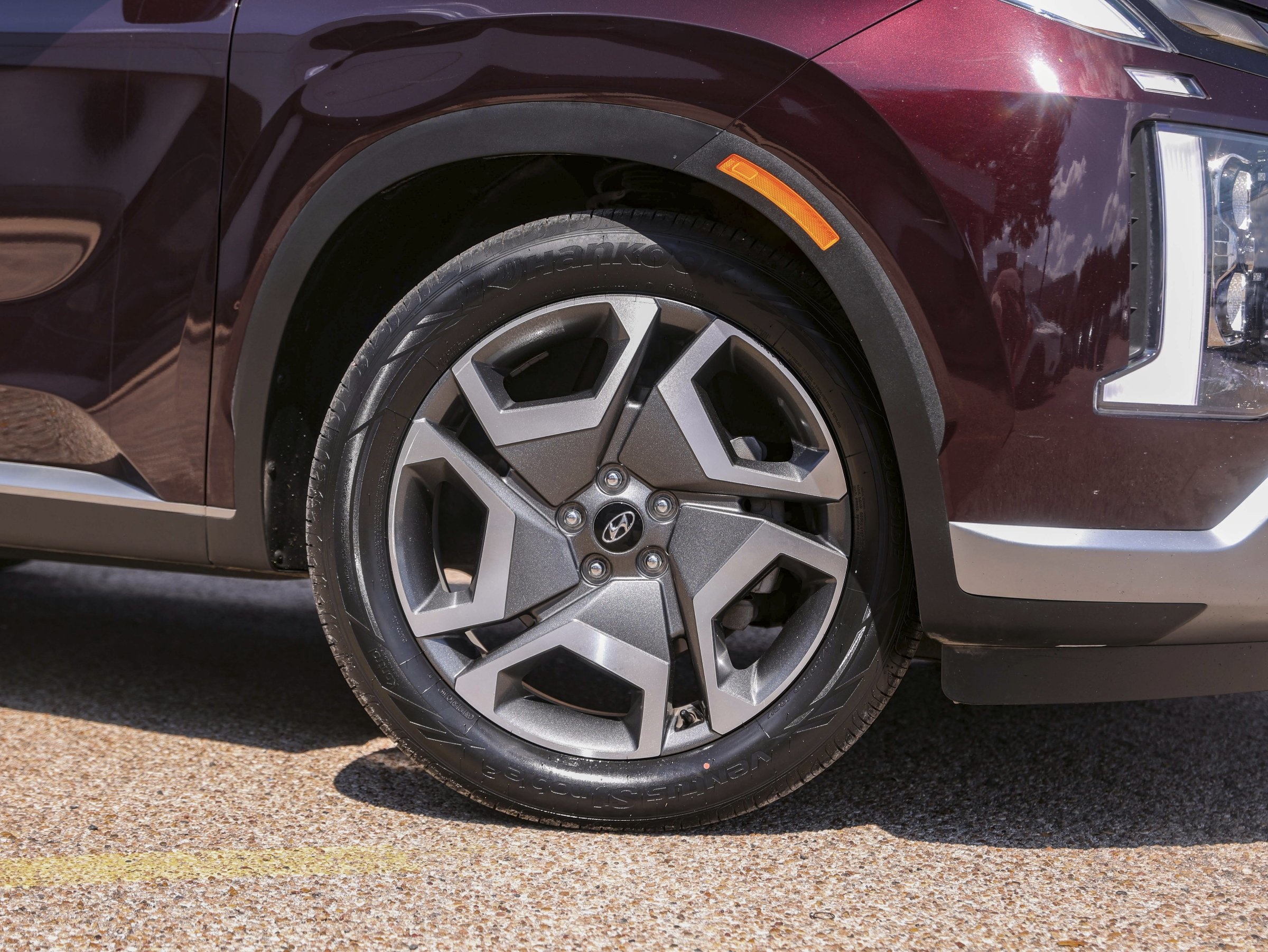 2024 Hyundai Palisade Limited photo 3