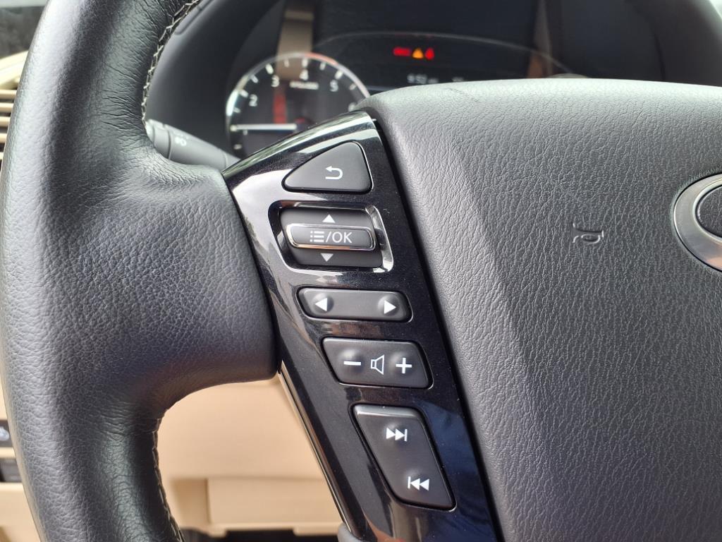 2022 Infiniti QX80 Luxe photo 14