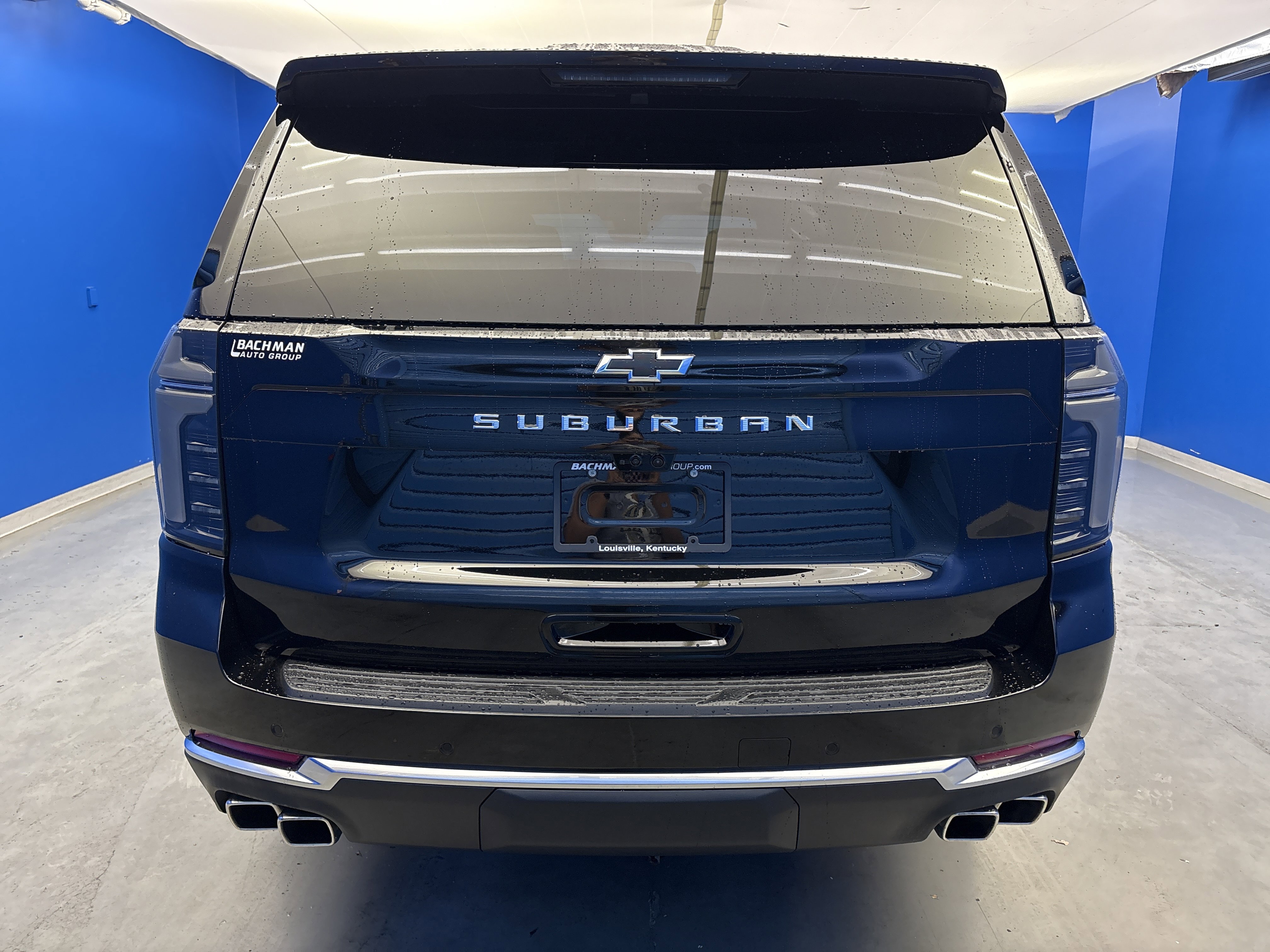2025 Chevrolet Suburban High Country photo 4