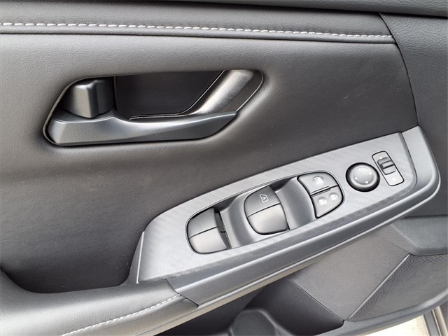 2025 Nissan Sentra S photo 13