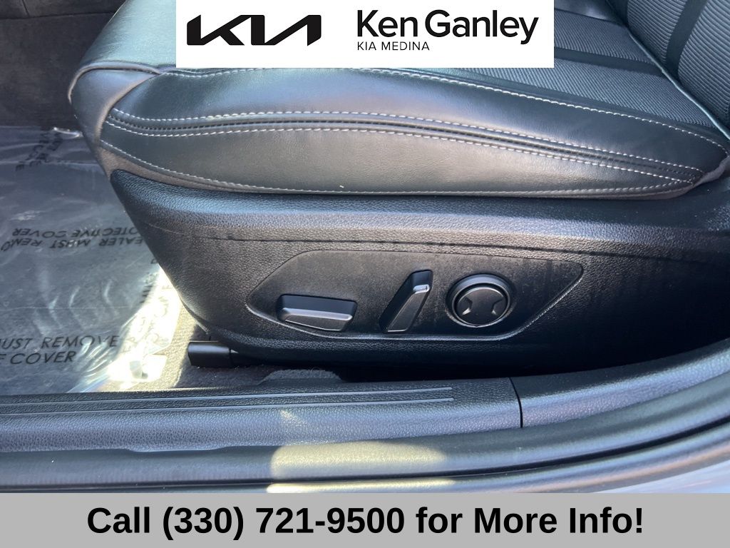 2023 Kia K5 GT-Line photo 26