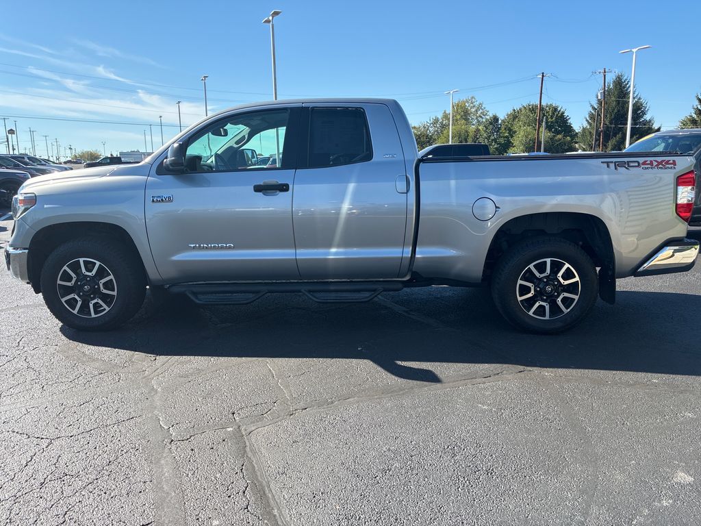 2018 Toyota Tundra SR5 photo 4