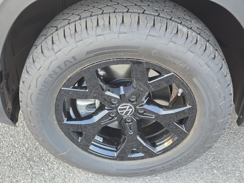 2025 Volkswagen Atlas Peak Edition SE photo 4