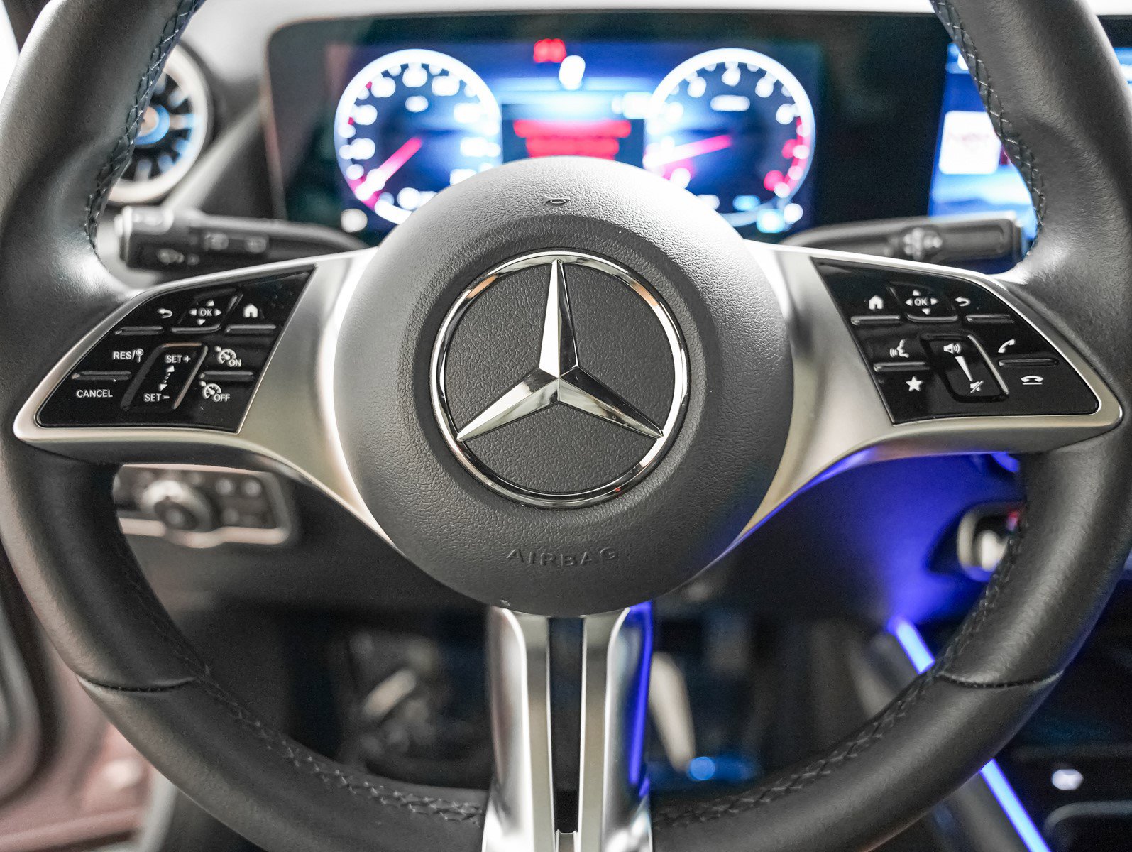 2025 Mercedes Benz GLA 250 photo 12