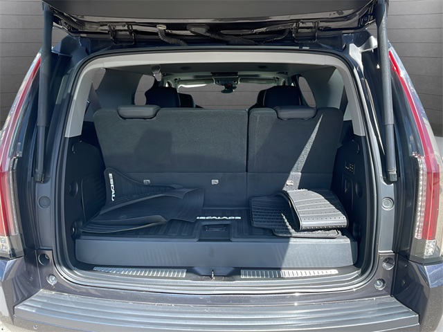 2017 Cadillac Escalade Luxury photo 36