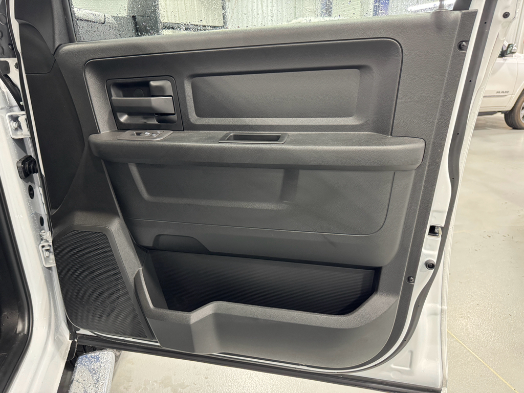 2025 Ram 3500 Tradesman photo 15