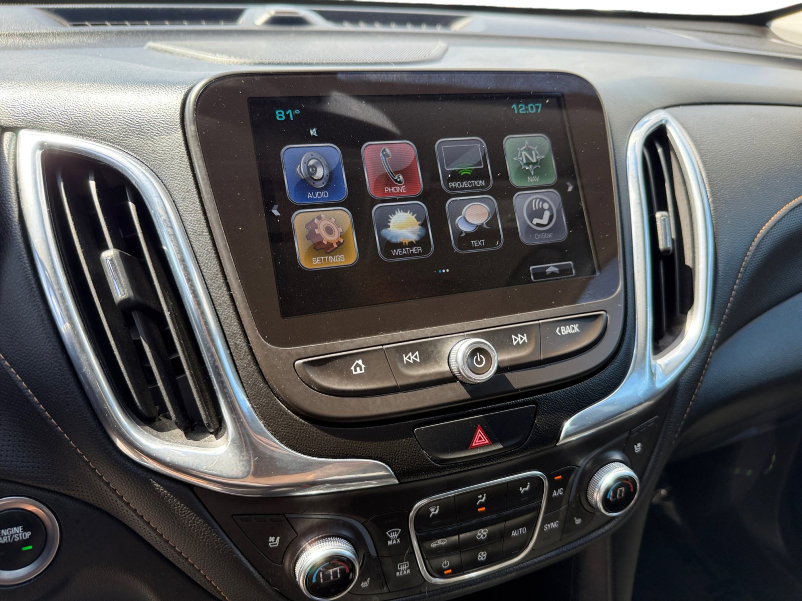 2018 Chevrolet Equinox Premier photo 11