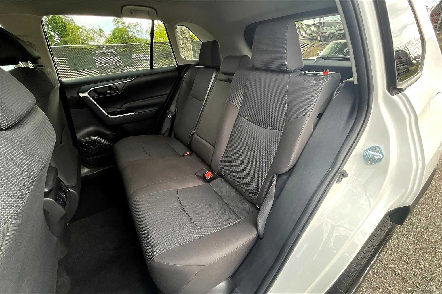 2024 Toyota RAV4 LE photo 12