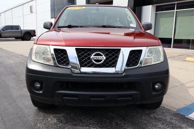 2016 Nissan Frontier photo 2