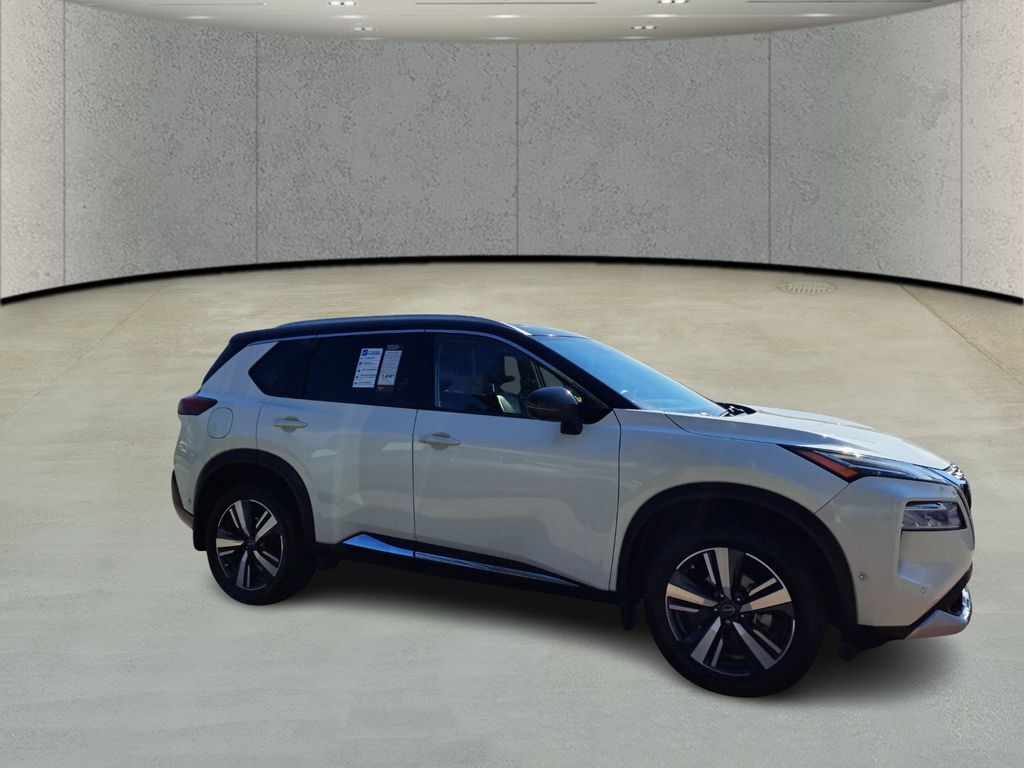 2023 Nissan Rogue Platinum photo 3