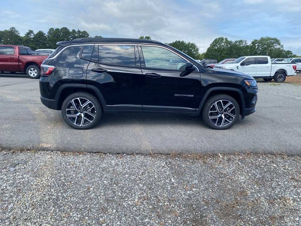 2025 Jeep Compass Limited photo 3