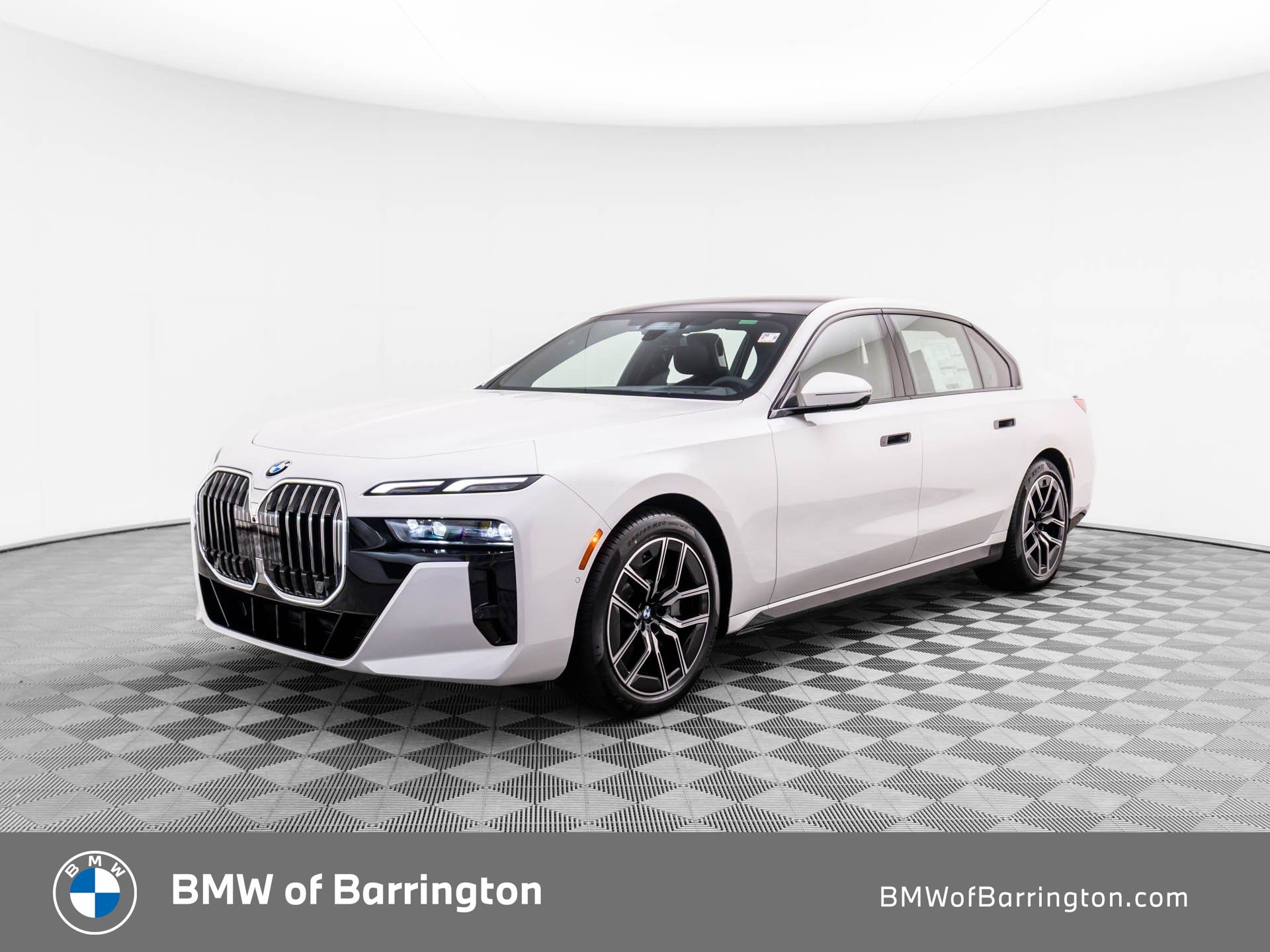 New 2025 Mineral White Metallic BMW 760i xDrive image 1