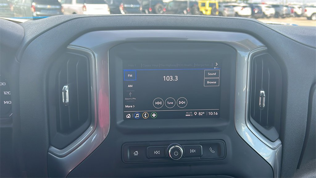 2024 Chevrolet Silverado 1500 Custom photo 26