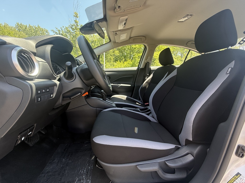 2025 Nissan Versa S photo 21